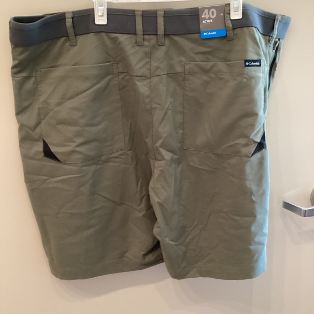 Columbia Omni Shade Shorts Men 40 Stone Green Performance UPF 50 Outdoor NWT